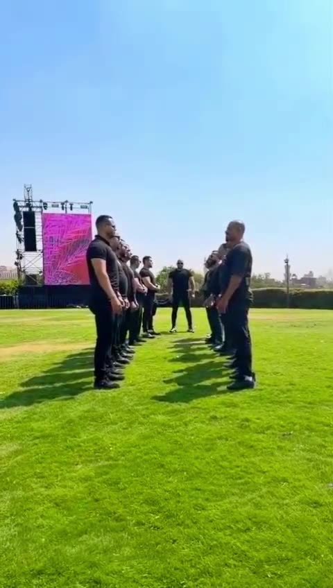 Gard-Masr-Team in Formation vor dem Konzert